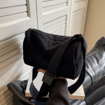 Madinga rankinė moterims, merginoms, patvari, vienspalvė, veliūrinė, moteri&scaron;ka, laisvalaikio, crossbody, peties krep&scaron;ys, telefono krep&scaron;ys KTY 26x13x16cm juoda
