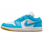 Air Jordan 1 Low Tamsiai melsvi su guminiu padu Moteri&scaron;ki sportbačiai Balti su &scaron;viesiai rudu guminiu padu DC0774-104 36