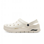 Skechers Arch Fit Lengvi kvėpuojantys klumpės Vyri&scaron;kos klumpės Baltos 243160-WNV 39.5