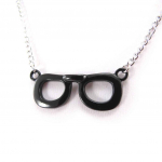 Les Tr&eacute;sors De Lily [J8265] - Collier cr&eacute;ateur 'Lunettes' noir