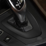 Automobilio centrinės konsolės pavarų perjungimo rėmo apdaila BMW F20 F30 F32 F33 F34 F36 1 3 4 serijos odinė pavarų dekoratyvinė kairiavairė juoda