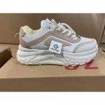 Stori padai padidina Moteri&scaron;ki batai Mada Visi atitinkantis temperamentas Auk&scaron;ti suvarstomi laisvalaikio vienviečiai batai Patogūs kvėpuojantys batai