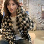 2024 m. raidės ilgomis rankovėmis mar&scaron;kinėliai japoni&scaron;ko Honkongo stiliaus laisvi mar&scaron;kinėliai berniukams, vasari&scaron;ki, madingi, universalūs, laisvalaikio paltai M juoda