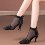 Moteri&scaron;ki Glamūriniai Kalnų Kri&scaron;tolu Žvilgantys Batai Su Kaspinėliu Madingo Tu&scaron;čiavidurio Dizaino Stambiais Kulnais Smailianosiai Eleganti&scaron;ki Banketų Batai 35EU/CN36 juoda