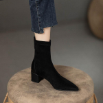 Storu kulnu trumpi aulinukai moteri&scaron;ki ploni aulinukai auk&scaron;takulniai 2024 nauji rudens ir žiemos zom&scaron;iniai aulinukai smailianosiai kojinės aulinukai moteri&scaron;ki elastingi aulinukai 34 abrikosas