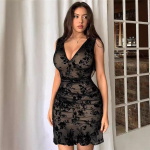Vasarinė eleganti&scaron;ka moteri&scaron;ka suknelė su pūkuotu ra&scaron;tu, gilios V formos i&scaron;kirpte, seksualus, be rankovių, mini, prigludęs sijonas, banguotas kra&scaron;tas XL juoda