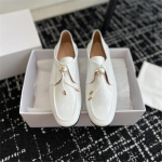Suede moteri&scaron;ki batai su perlo puo&scaron;yba, itin mink&scaron;ti, natūralios odos dirželiu, Oxford tipo plok&scaron;čiapadžiai, moteri&scaron;ki batai 35 smėlis