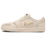 Air Jordan 1 Low Gamybos būdas Legendinis &scaron;viesiai rudos spalvos moteri&scaron;ki kedai Kreminės metalinės aukso spalvos FN5032-200 36