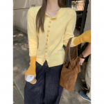 &Scaron;varkelis megztinis moterims su &scaron;iuolaiki&scaron;ku kontrastingų spalvų dizainu, naujas saldus plonas liekninantis ilgomis rankovėmis ni&scaron;inis topas rudeniui ir žiemai S