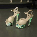 Lakinės odos &bdquo;stiletto&ldquo; auk&scaron;takulniai moteri&scaron;ki sandalai su auk&scaron;takulniais auk&scaron;takulniais fluorescenciniais &bdquo;punk&ldquo; sandalai, moteri&scaron;ki &scaron;okių batai ant stulpo88 35