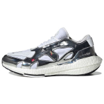Stella McCartney x adidas UltraBoost 22 sidabro metaliko moteri&scaron;ki sportbačiai debesų baltumoje ir juodoje spalvoje GW8129 38