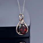 Bella Box Red Oval Red Color Treasure Paprastas Temperamento Kaklo papuo&scaron;alas moterims Vestuviniai papuo&scaron;alai