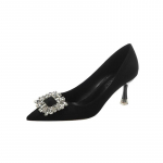 Smailianosės kalnų kri&scaron;tolu kvadrato formos sagtimi auk&scaron;takulniai moteri&scaron;ki bateliai plonais kulnais, juodi profesionalūs vienviečiai bateliai, vyno raudonumo nuotakos platforminiai auk&scaron;takulniai 35