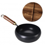 Kaltinio ketaus wok su mediniu dangčiu, nelipnus keptuvės puodas, tolygus kaitinimas, keptuvė dujinei viryklei, indukcinei viryklei, ergonomi&scaron;ka rankena, puodas maistui gaminti M