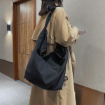 Vienos spalvos nailoniniai dideli pirkinių krep&scaron;iai moterims Naujas krep&scaron;ys ant peties Pirkinių krep&scaron;ys Vandeniui atsparaus audinio rankinės Paprasta mada Hobo Large(Max Length>50cm) juoda