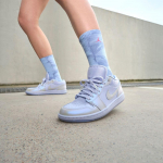 Jordan 1 Low SE Ghost Perlamutruotas Dygsniuotas (Moteri&scaron;kas) 35.5