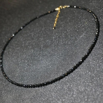 Mados prekės ženklo paprasti juodi karoliukai trumpi karoliai, moteri&scaron;ki papuo&scaron;alai, moteri&scaron;ki papuo&scaron;alai &bdquo;Choker s Bijoux&ldquo; moterų vakarėlis, 2024 m.