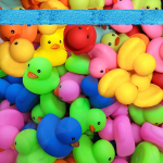50/100/150 vnt. Mini guminės antys Daugiaspalviai vonios ančiukai Didmeninė plaukiojanti ančiuko žaislas Du&scaron;ui Gimtadienio &scaron;ventės dovanėlėms Klasėms (As shown-31533)- green