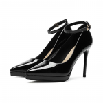 1088-10 Lakinės odos 10 cm auk&scaron;takulniai smailianosiai stiletto platforminiai batai su sagtimi 35 juoda