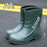 Lietingi batai vyri&scaron;ki žvejybos pajūrio neslidūs vandeniui atsparūs batai vidutinio ilgio auliu su rai&scaron;teliais, aksominiu pamu&scaron;alu, &scaron;ilti guminiai lietingi batai, antbačiai 39