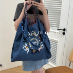 Gao Yuanyuan's Eco-friendly Horse Embroidered Shoulder Bag