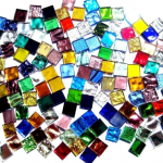 100 g mozaikinių plytelių vitražų gabalėliai įvairiaspalviai 1 cm x 1 cm, skirti &bdquo;Art Craft&ldquo; dideliam &bdquo;pasidaryk pats&ldquo; As picture show