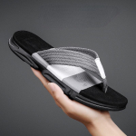 Ne&scaron;ioti neslystančius ir kvapą mažinančius basutes, skirtus sportui lauke vasarą, paplūdimio basutes mink&scaron;tu padu 39