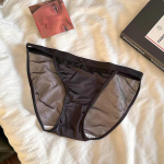 Moteri&scaron;ki nauji auk&scaron;tu skeltuku satino nėriniai seksualūs patogūs kvėpuojantys medvilniniai apatiniai su klynu, vidutinio auk&scaron;čio liemeniu L juoda