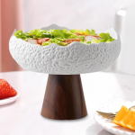 Keraminė deserto lėk&scaron;tė užkandžiams, modernūs indai, daugiafunkcis serviravimo dubuo, medinis pagrindas skirtas balta