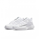 Nike moteri&scaron;ki NikeCourt Vapor Lite baltos ir metalinės sidabrinės spalvos DC3431-133 EU 36 metalo sidabro spalvos/balta