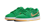 Nike Dunk Low SB St. &Scaron;v. Patriko diena DN3675-303 28