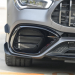 Priekinio buferio spoileris Mercedes Benz CLA45 AMG C118 2020 2021 m. Blizgios juodos spalvos buferio spoileriai juoda