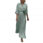 Moteri&scaron;ka suknelė atlapu apykakle V formos i&scaron;kirpte ilgomis rankovėmis suvarstoma auk&scaron;tu juosmeniu ilga suknelė vienspalvė XXXL žalia