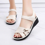 Moteri&scaron;kos basutės vasarinės nuolydžio kulno neslystančios basutės mink&scaron;tos apatinės mink&scaron;tos odos patogūs batai mamytei stori apatiniai lauke dėvėti vidutinio amžiaus sandalai 36