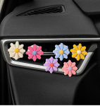 6 vnt. gėlių automobilio ventiliacijos grotelių spaustukai, maža ramunė, oro kondicionieriaus i&scaron;leidimo anga, kvepalų spaustukas, dekoracija, oro gaiviklis, automobilio aksesuarai moterims
