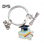 Baigimo kepurės raktų pakabukas, tvirtas metalinis, 2025 m. laida, absolventai, bakalauro kepurė, raktų pakabukas, krep&scaron;io, kuprinės pakabinama dekoracija E