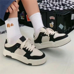 Laisvalaikio juodi ir balti &bdquo;Panda&ldquo; sportbačiai, moteri&scaron;ki plok&scaron;čiapadžiai retro stiliaus balti batai madingi moteri&scaron;ki universalūs laisvalaikio batai 35 juoda