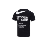 Nike Didelis Swoosh raidinis logotipas Spausdintas Amerikieti&scaron;kas Retro Sportinis Treniruočių Laisvalaikio Apvalus Kaklas Trumpomis Rankovėmis SS23 Drop Shoulder Mar&scaron;kinėliai Vyri&scaron;ki Vir&scaron;utiniai Drabužiai Juodi DZ2882-010 L