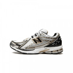 New Balance&nbsp;1906R Baltas Metalinis Auksas EU 45.5 juoda