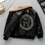 Berniuko pliu&scaron;inis pastorintos odinis paltas Vaiki&scaron;kas rudens ir žiemos odinė striukė Locomotive Gražus paltas 150cm juoda