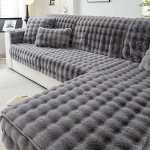 Triu&scaron;io pliu&scaron;inės sofos pagalvėlė žieminė pamink&scaron;tinta pliu&scaron;inė pagalvėlė, neslystanti odinė sofos užvalkalas, medžiaginis rank&scaron;luostis 70*180cm pilka