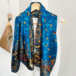 &Scaron;ilkinė kvadratinė skara Moteri&scaron;ka madingai marginta skara skara Moteri&scaron;ki pavasariniai ir rudeniniai &scaron;alikai