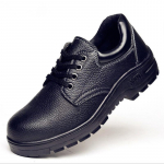 Darbo draudimo avalynė Apsauginė darbo avalynė, apsauganti nuo smūgių ir pradūrimų i&scaron; mikropluo&scaron;to odos, neslystanti ir atspari dilimui. 36