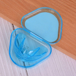 Prietaisas burnos apsauga, mink&scaron;tas dantų fiksatorius, kandiklis, treniruoklis, lygiavimo priemonė, ortodontiniai breketai blue soft