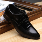 Perkamiausi 2024 m. PU odiniai vyri&scaron;ki oficialūs vestuviniai bateliai vyrams, retro brogue bateliai, prabangaus prekės ženklo vyri&scaron;ki oksfordai 38 juoda