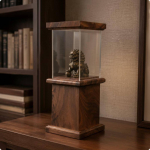 Apsaugotas nuo dulkių Modelių Vitrina Skaidrus Dangtis Figūrėlių Vitrina Medinis Pagrindas Kolekcinių Daiktų Dėžutė 10x10x26.3cm brown