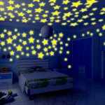 100 vnt vaikų miegamojo fluorescenciniai &scaron;vytintys žvaigždžių sienų lipdukai One Size geltona