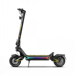 Sulankstomas elektrinis paspirtukas OOTD SR1, turi 1400W variklį, 48V 20Ah bateriją, maksimalų greitį 50 km/h, nuvažiuojamą atstumą 70 km ir 10 colių ratus.