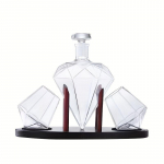 1 rinkinys Vyno butelių rinkinys Deimanto formos viskio dekanteris su 2 vyno taurėmis ir mediniu laikikliu Auk&scaron;to borosilikatinio stiklo vyno butelis Eleganti&scaron;kas rankų darbo amatas Diamond Decanter With 2 Glass
