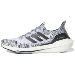 adidas UltraBoost 21 Balti Juodi Vyri&scaron;ki Sportbačiai Cloud-White Core-Black GV7709 41⅓